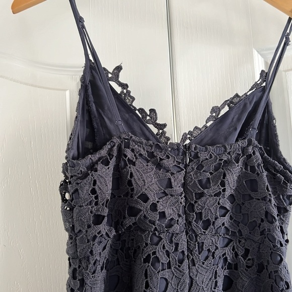 ASTR THE LABEL A Line Lace Midi Dress Navy Size Medium - Picture 8 of 10